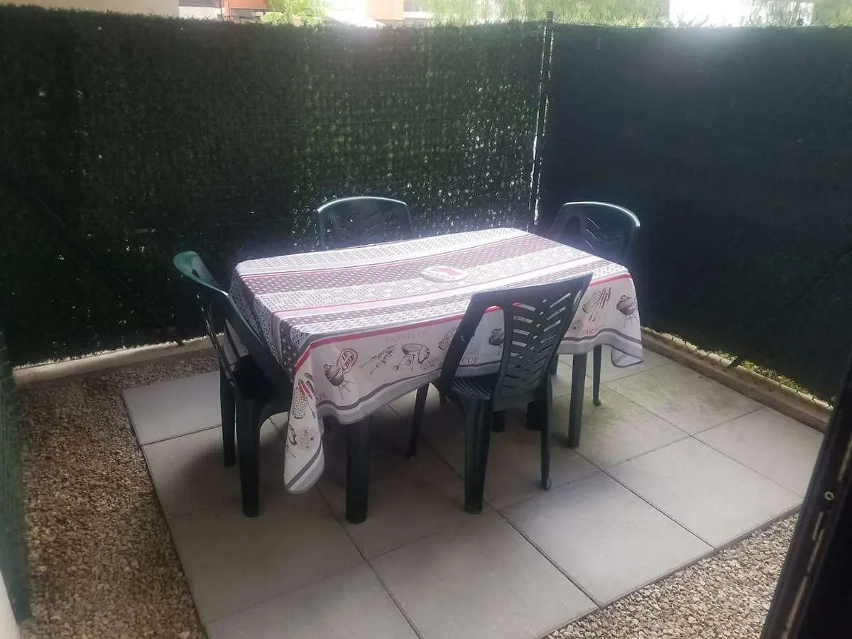 F1 De 36M2 Avec Terrasse Et Parking Privatif. Apartment La Roquette-sur-Siagne 0*,  France